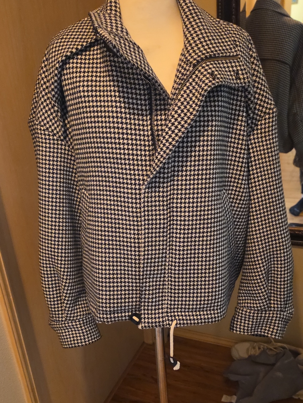Moussy Black & White Houndstooth Heavy Short Trench Coat Medium
